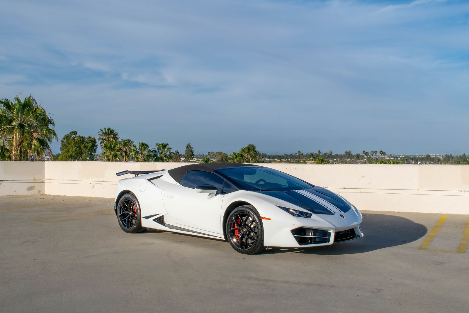 White Lamborghini Huracan Spyder for a wedding